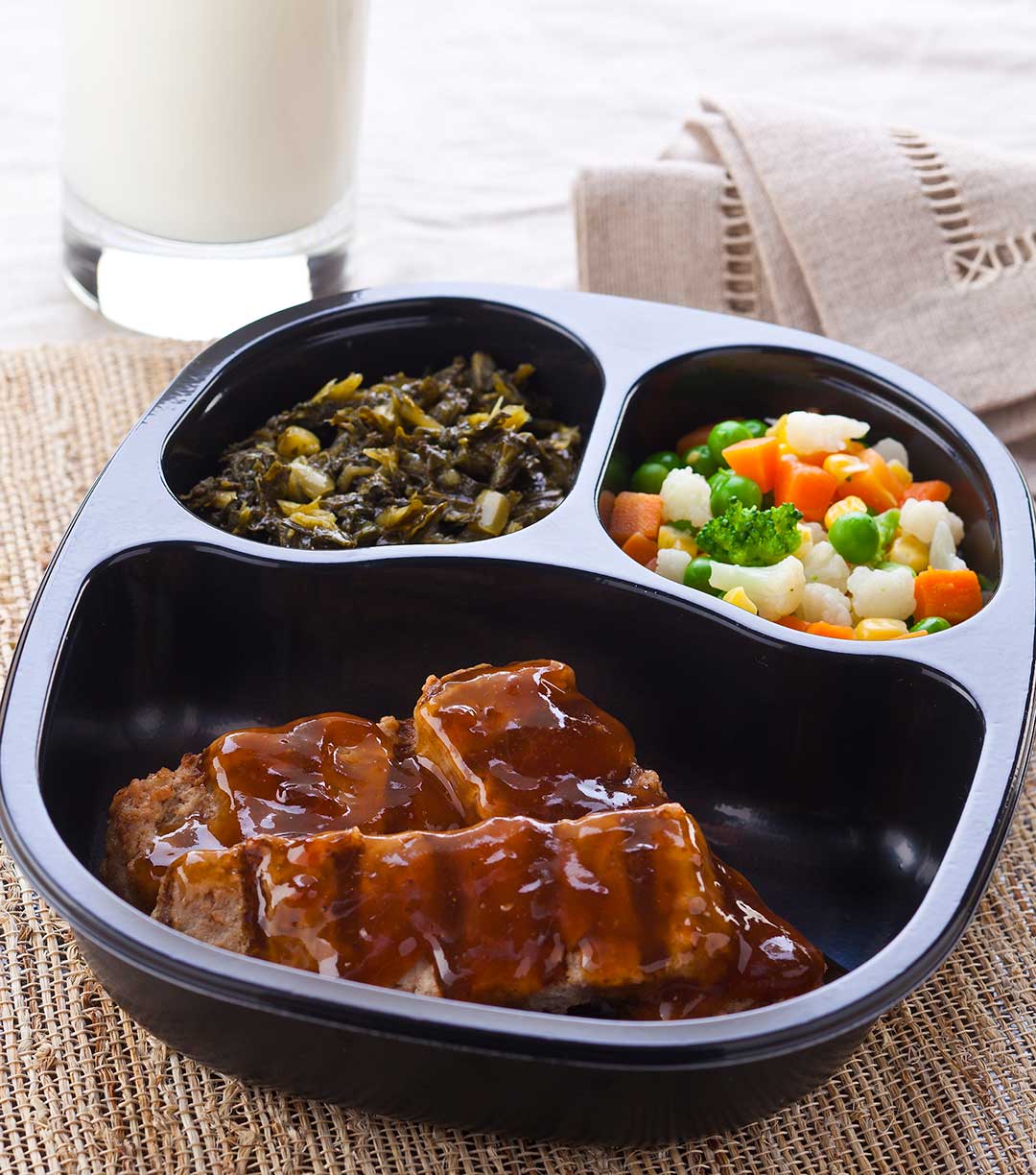 NY Strip Beef Patty & Gravy with Spinach & Four Seasons Vegetables