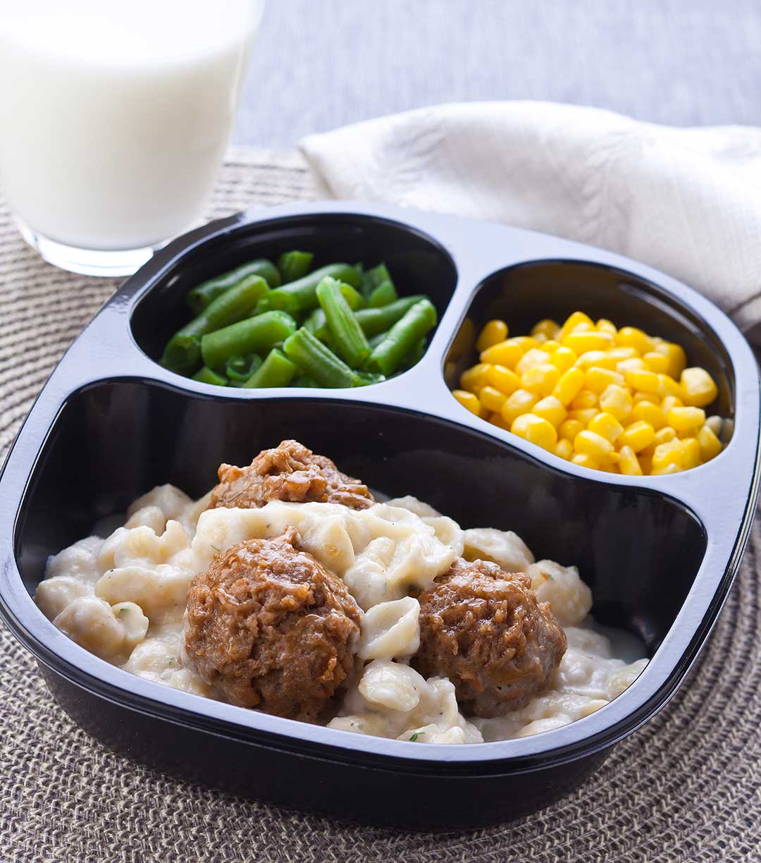Meatballs & Alfredo Shell Pasta with Corn w/ Peppers & Green Beans