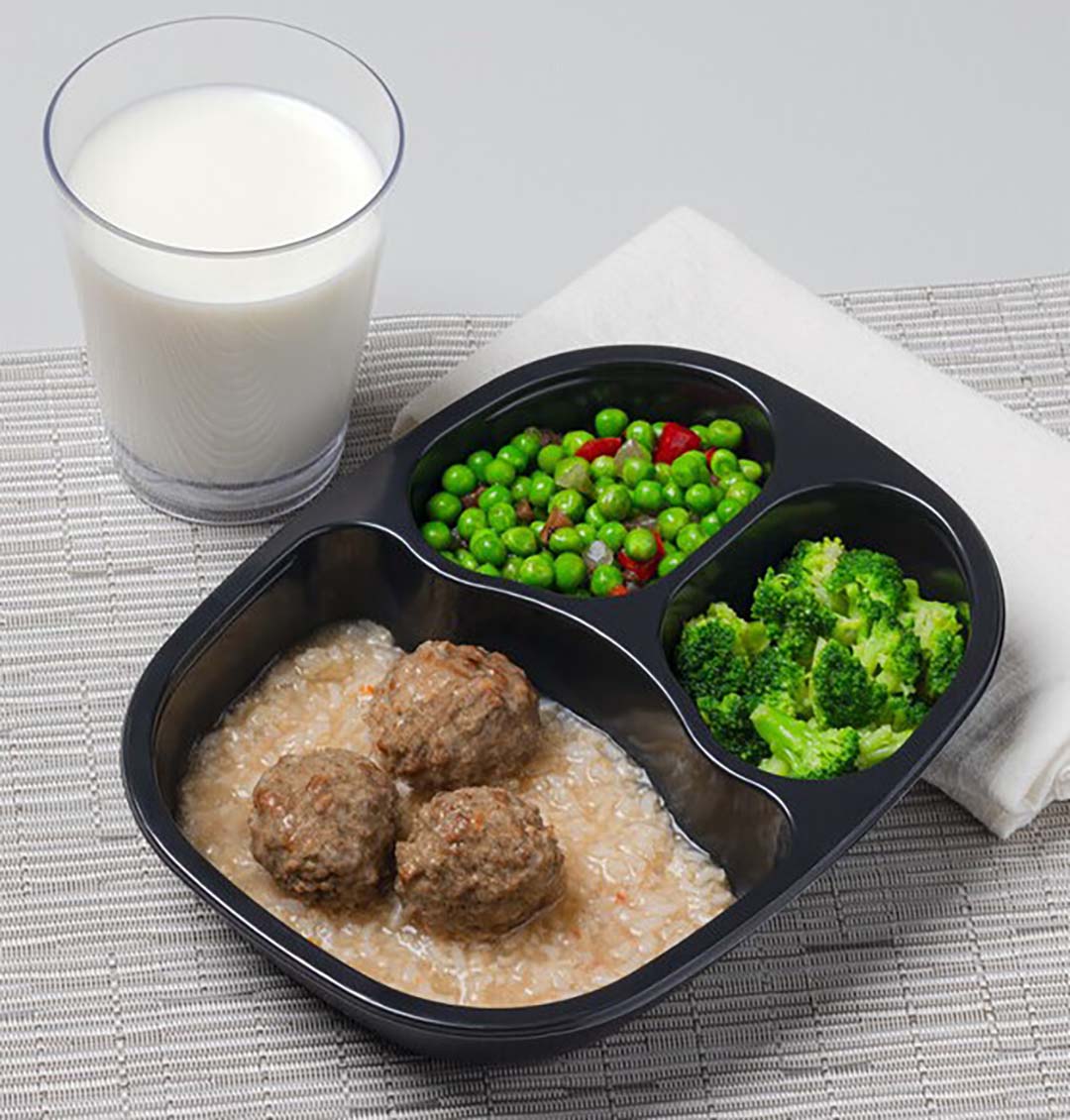 Thai Chili Meatballs With Green Pea Blend and Broccoli Florets
